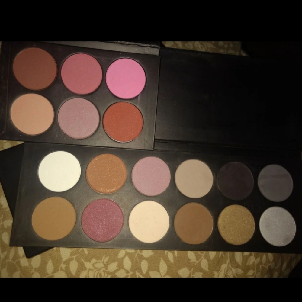 2- Eyeshdow Make up Palettes